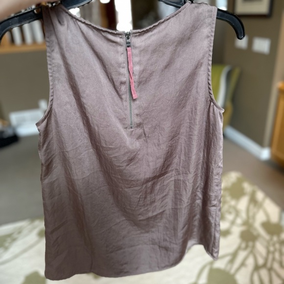 Beautiful brown blouse, soft sheen - Picture 4 of 5